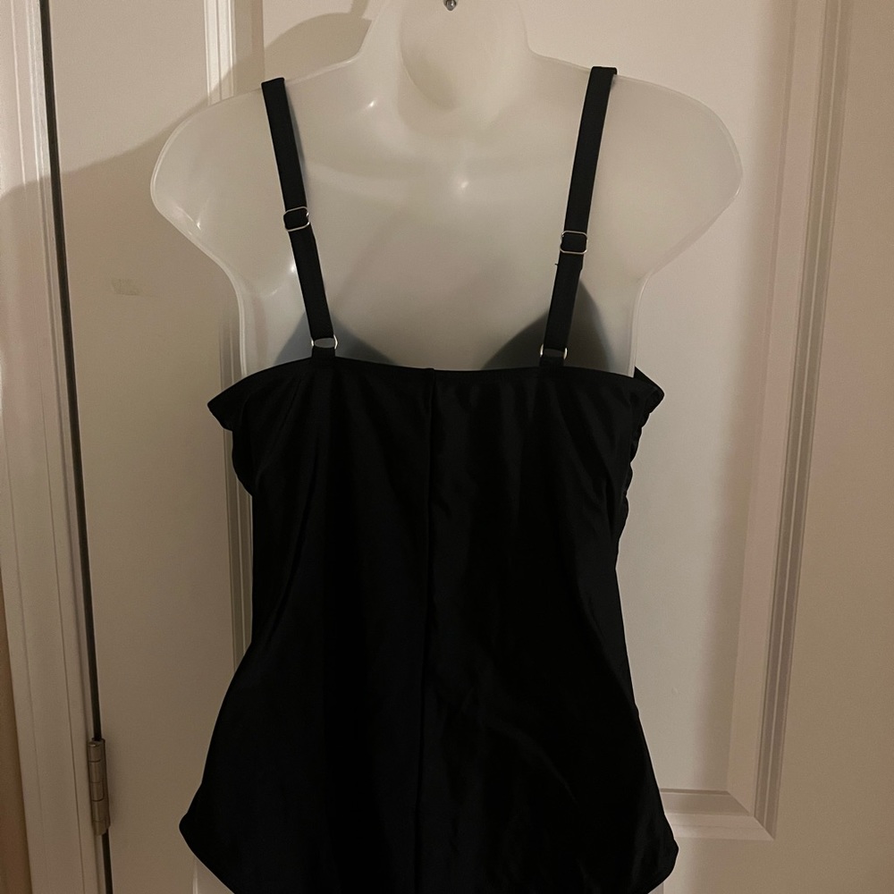 Bathing suit - Picture 2 of 3
